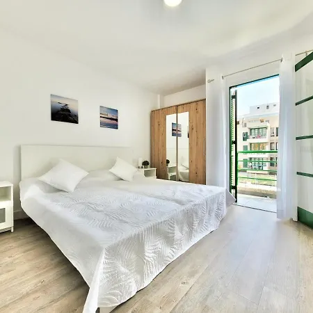 Vinas Playa Americas With Pool & Terrace ארונה